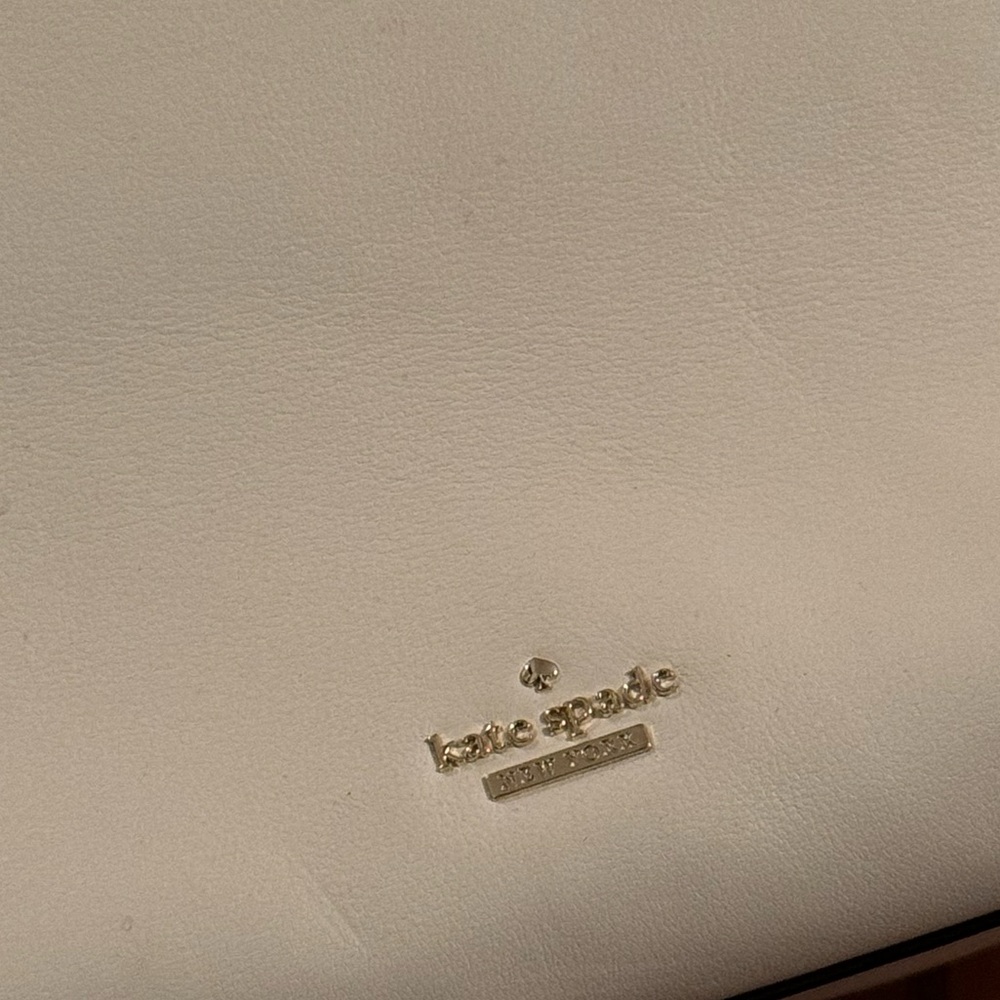 Kate Spade small bag with removable long strap. - Picture 6 of 6